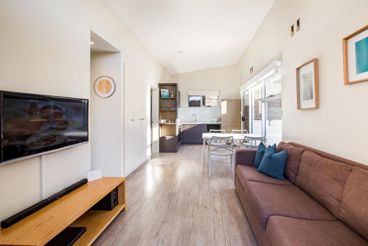 Smiths Beach Resort Yallingup Kültér fotó A typical apartment at the University of Western Australia