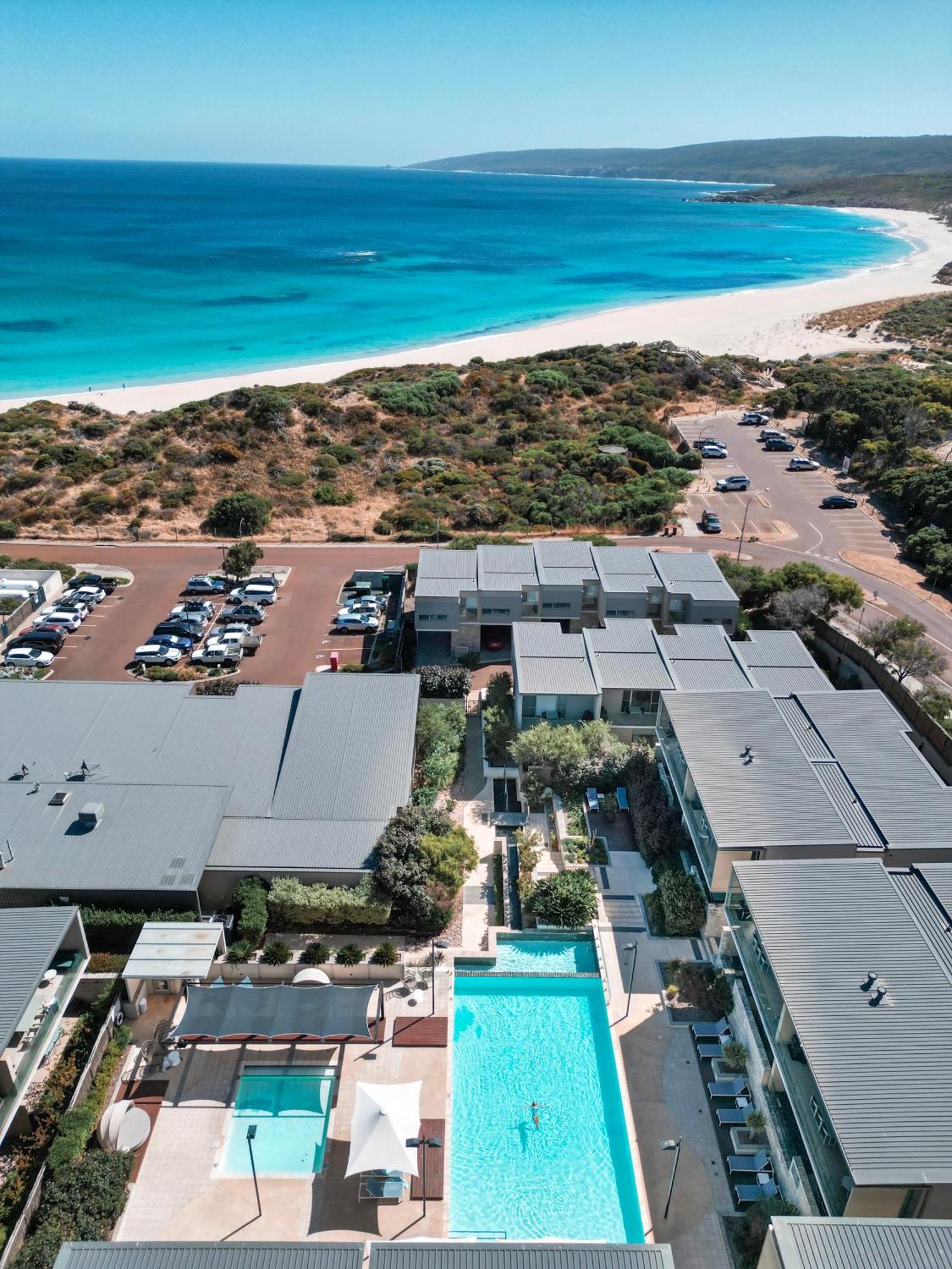 Smiths Beach Resort Yallingup Kültér fotó Aerial view of the resort