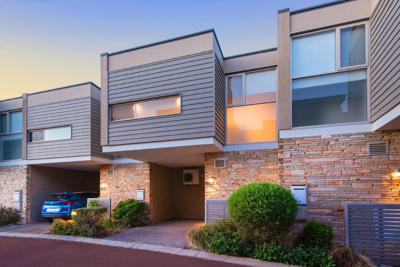Smiths Beach Resort Yallingup Kültér fotó Townhouses in the suburb of Randwick, New South Wales, Australia