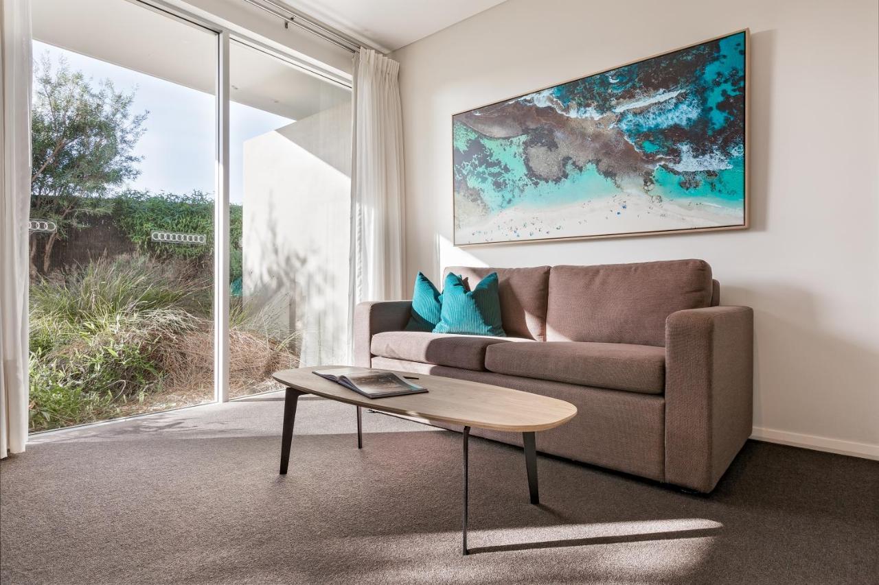 Smiths Beach Resort Yallingup Kültér fotó A living room in a typical apartment at the complex